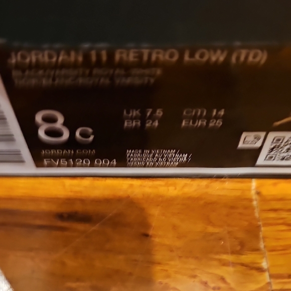Jordan Kids Sneakers in Black and Blue - Picture 3 of 8